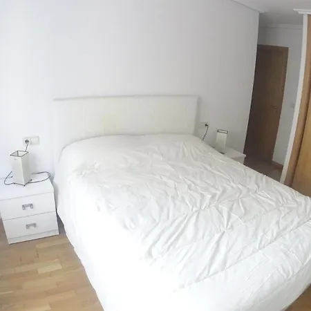 Apartamento Coqueto. Cerca Centro Y Estac. Bus. Zona Calvario. Vigo