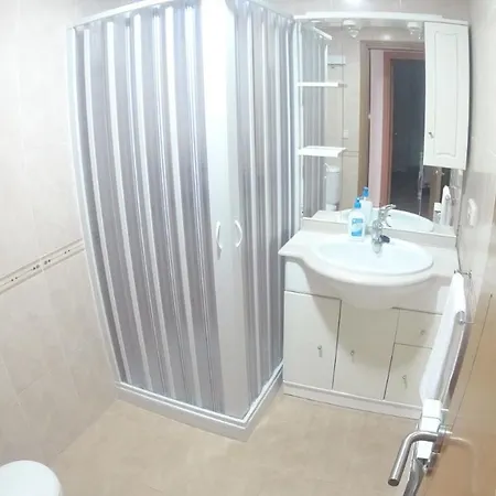 Apartamento Coqueto. Cerca Centro Y Estac. Bus. Zona Calvario. Vigo